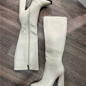 PrettyLittleThing Boots